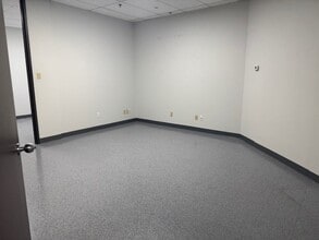 9810 FM 1960 Bypass Rd W, Humble, TX for lease Interior Photo- Image 1 of 4