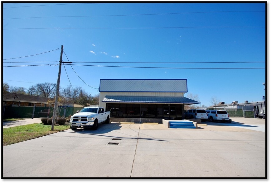 301 Dennis St, Humble, TX 77338 Office for Lease