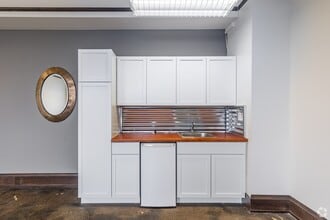 275 4th St E, Saint Paul, MN for lease Interior Photo- Image 2 of 5