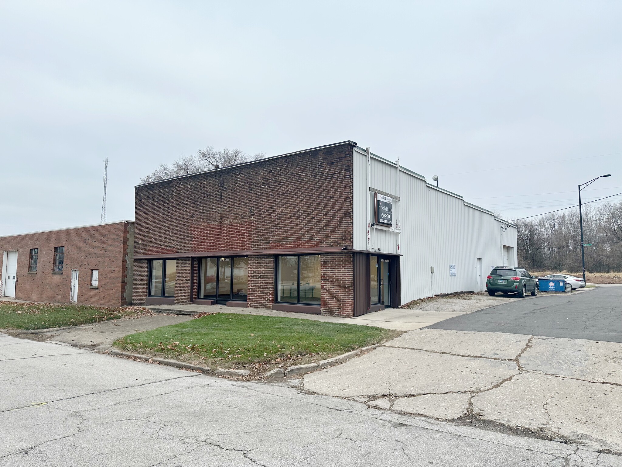 307 S Locust St, Champaign, IL for lease Primary Photo- Image 1 of 2