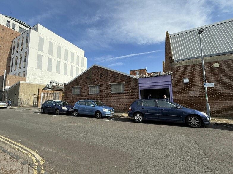 36-40 Middle St, Southsea for lease - Building Photo - Image 3 of 8
