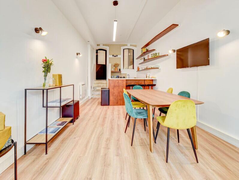 85 Rue D'Amsterdam, Paris for lease Interior Photo- Image 1 of 12