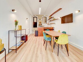 85 Rue D'Amsterdam, Paris for lease Interior Photo- Image 1 of 12