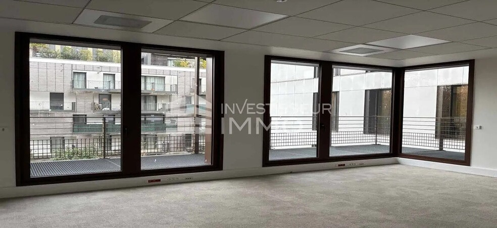 Office in Montévrain for lease - Interior Photo - Image 1 of 4