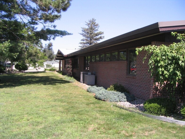 1010 W North Down River Rd, Grayling, MI for sale - Building Photo - Image 2 of 16