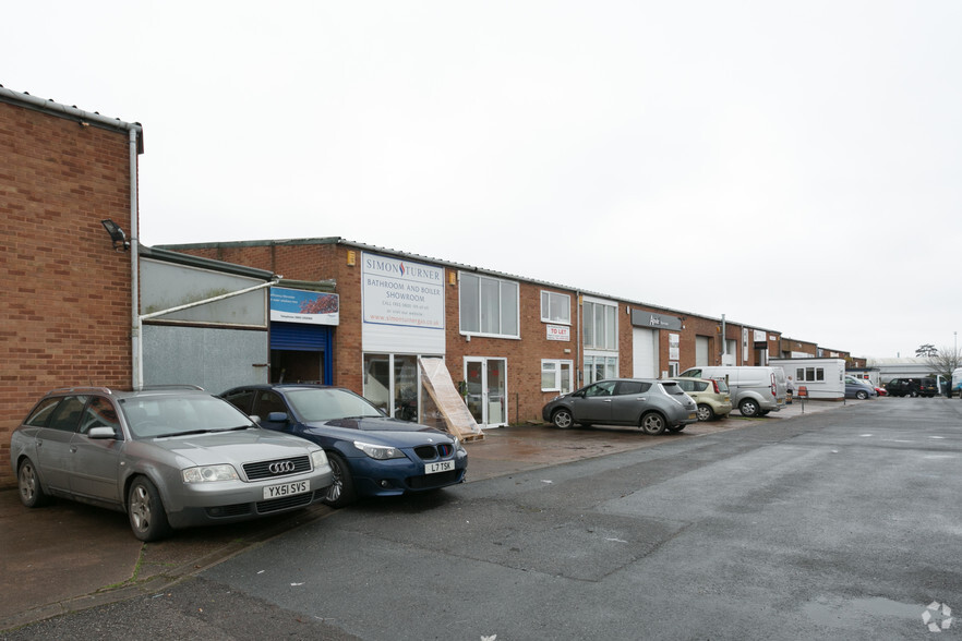 Dinan Way, Exmouth for lease - Primary Photo - Image 1 of 4