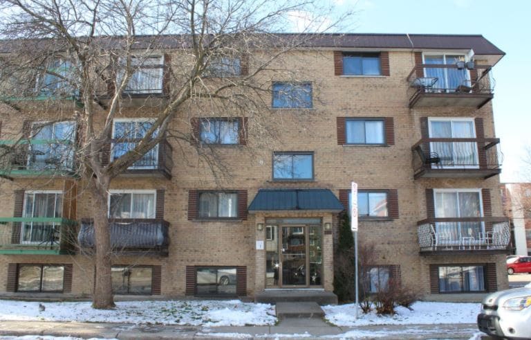 590 Rue de Roanne, Laval, QC for sale Primary Photo- Image 1 of 1