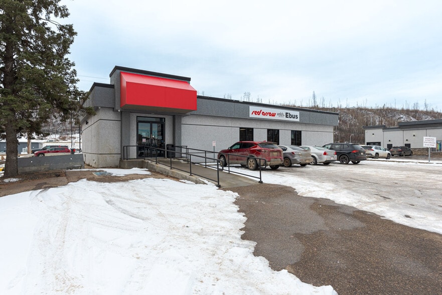 10013 MacDonald Ave, Fort McMurray, AB for lease - Building Photo - Image 1 of 10