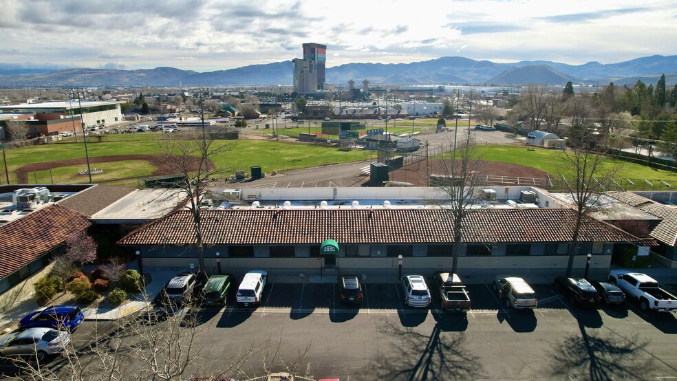 3690 Grant Dr, Reno, NV for lease - Building Photo - Image 2 of 14