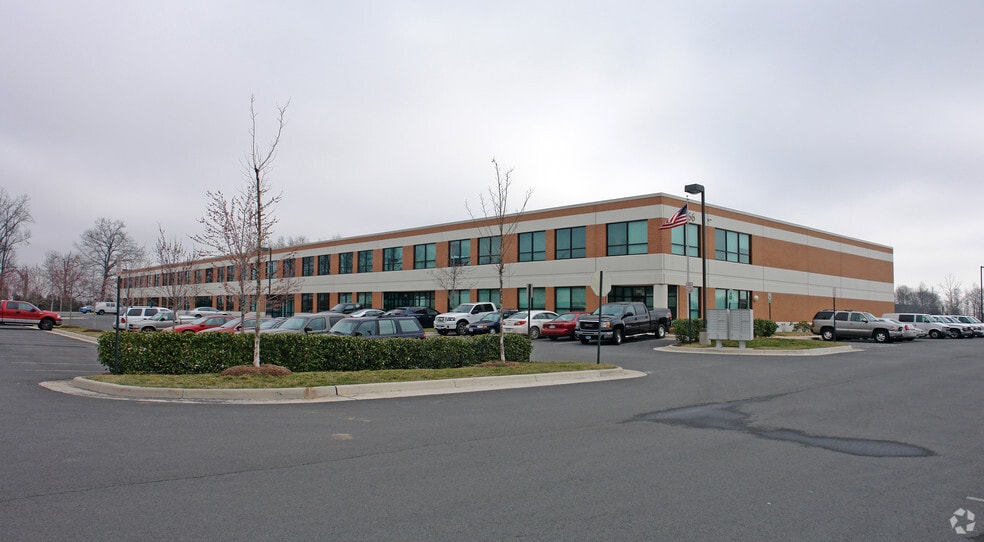 43766 Trade Center Pl, Sterling, VA for sale - Primary Photo - Image 2 of 4