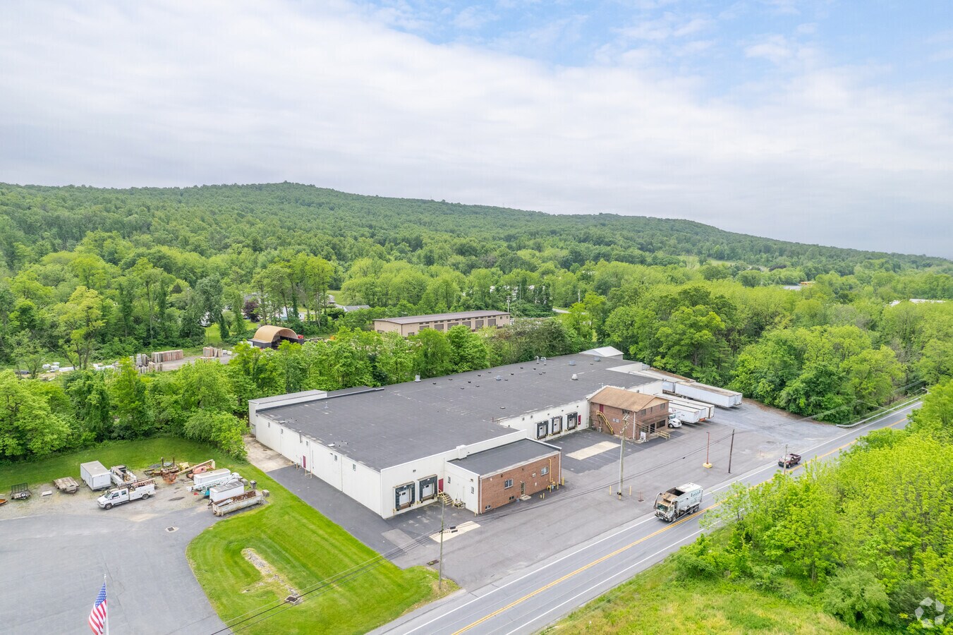 1120 Park Rd, Blandon, PA 19510