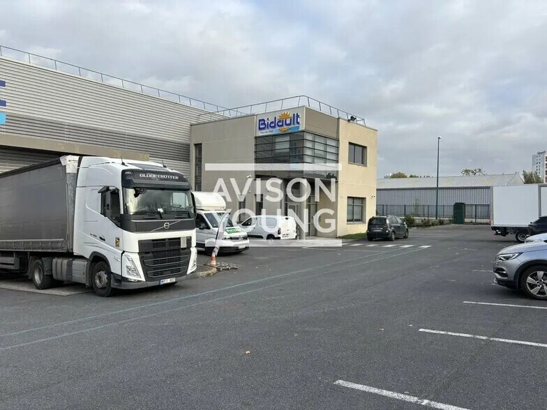 Flex in Gennevilliers for lease - Building Photo - Image 3 of 12