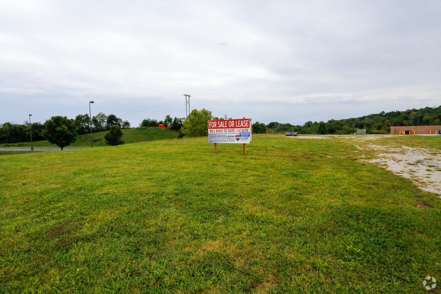 960 Lauren Christian Dr, Barboursville, WV for lease - Building Photo - Image 2 of 2