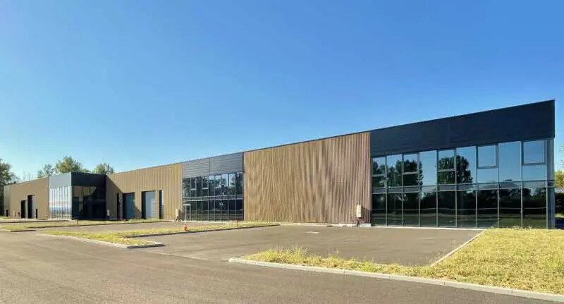 Office in Ambérieux for lease Building Photo- Image 1 of 7