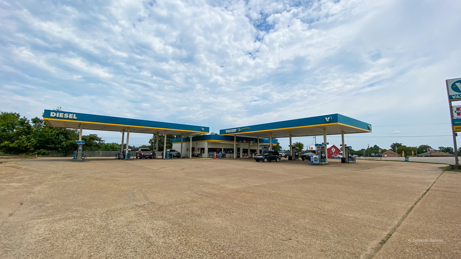 330 E Main St, Gassville, AR 72635