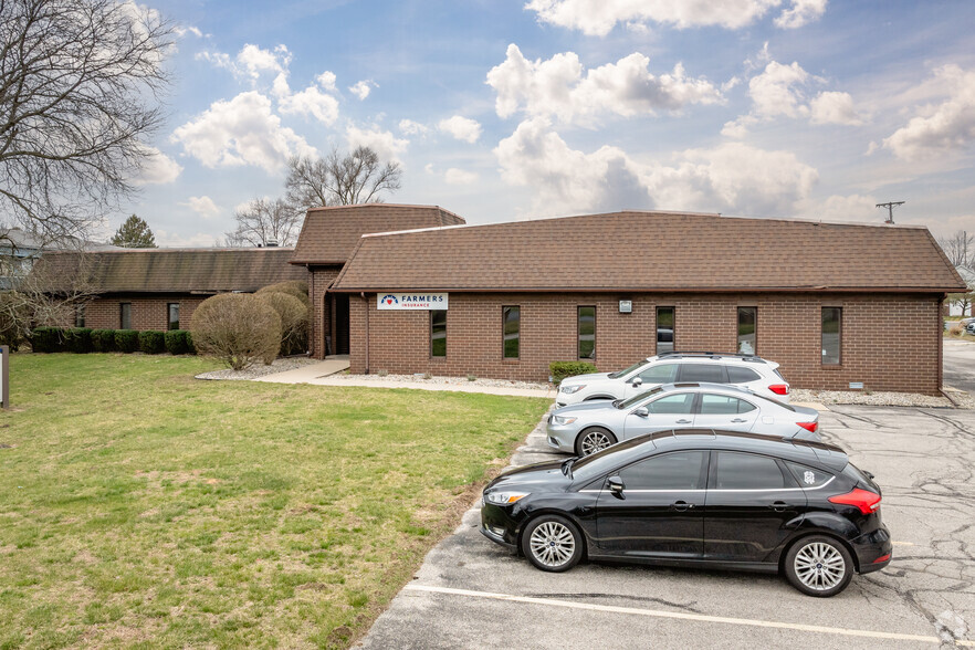 4913 Harroun Rd, Sylvania, OH for lease - Primary Photo - Image 1 of 7