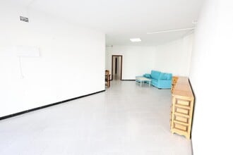 Retail in El Vendrell, Tarragona for lease Interior Photo- Image 2 of 15