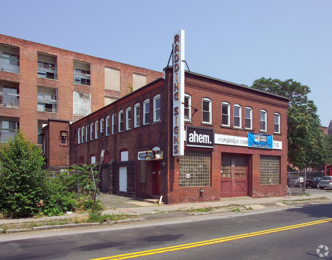 130 Union St, Springfield, MA 01105