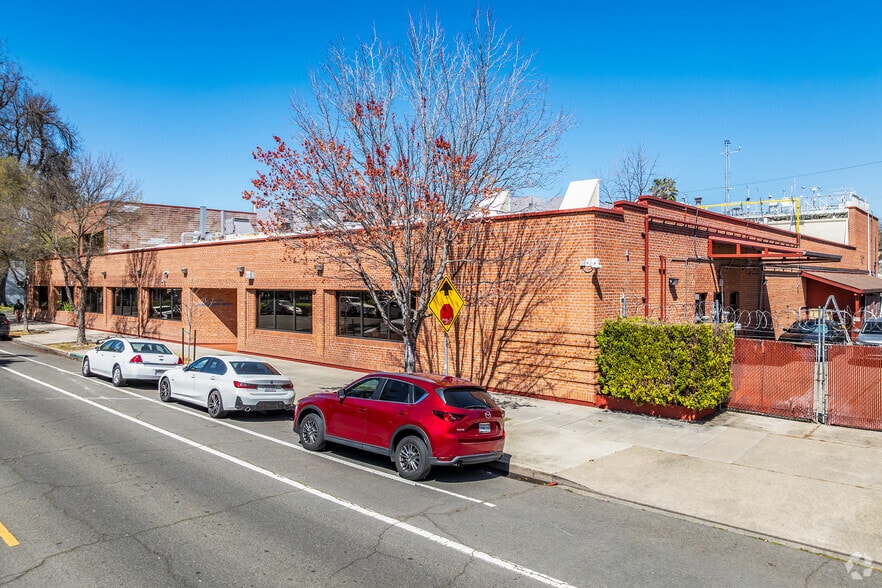 1927 13th St, Sacramento, CA for sale - Building Photo - Image 2 of 5