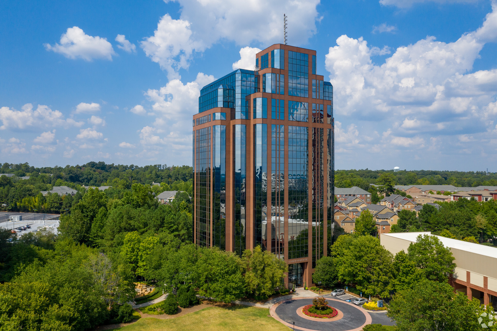 1050 Crown Pointe Pkwy, Atlanta, GA for lease Primary Photo- Image 1 of 39