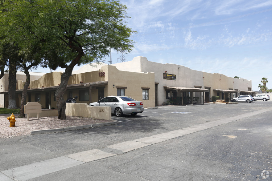 128 W Boxelder, Chandler, AZ for lease - Building Photo - Image 2 of 8