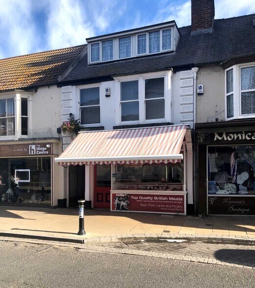7 Chapel St, Bridlington for sale - Building Photo - Image 3 of 24