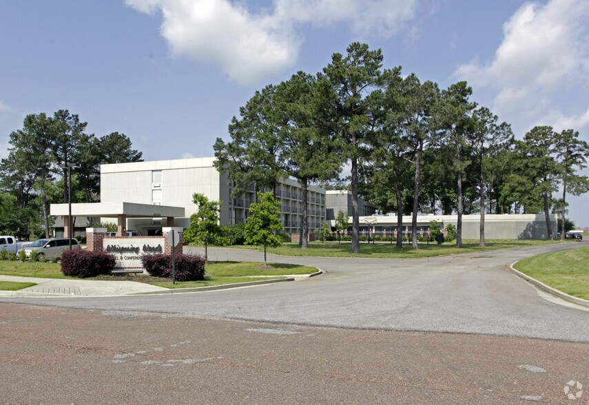 7300 Hacks Cross Rd, Olive Branch, MS for sale - Primary Photo - Image 1 of 1