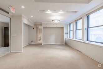 32 W 39th St, New York, NY for lease Interior Photo- Image 2 of 4