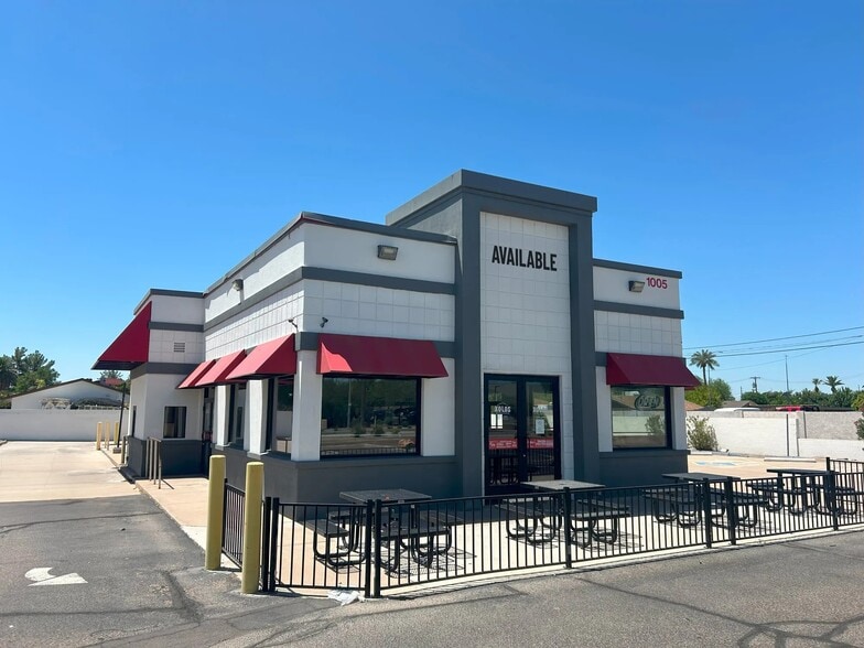 1005 E Main St, Mesa, AZ for lease - Primary Photo - Image 1 of 8