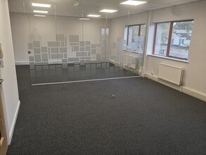 Arden Press Way, Letchworth Garden City for lease Interior Photo- Image 1 of 1