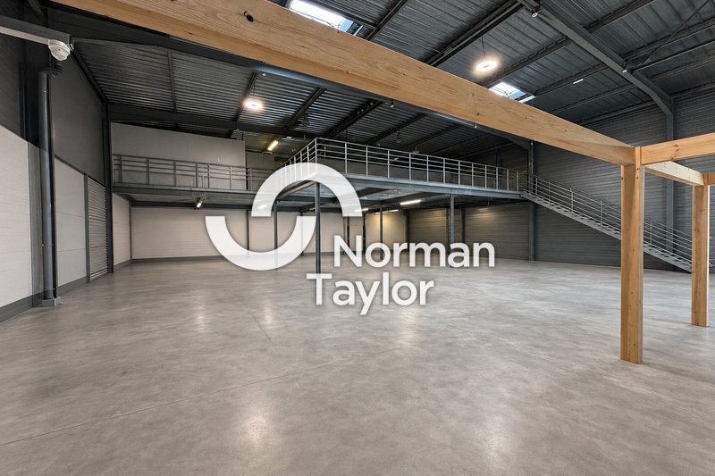 Flex in Montpellier for lease - Interior Photo - Image 2 of 7