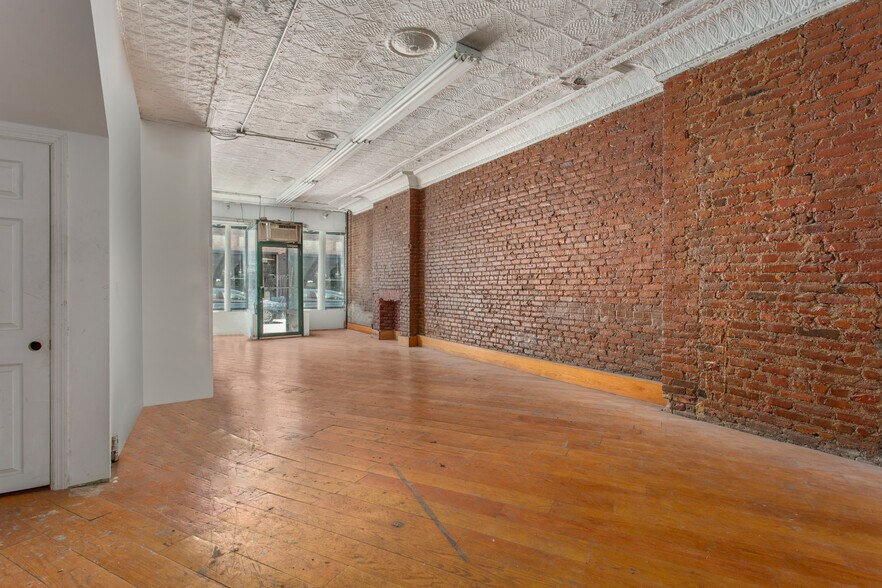 306 Bleecker St, New York, NY for lease - Interior Photo - Image 1 of 11