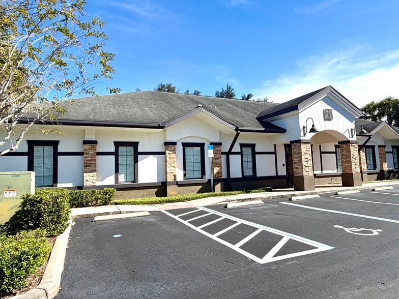 1300 City View Ctr, Oviedo, FL for lease - Building Photo - Image 2 of 16
