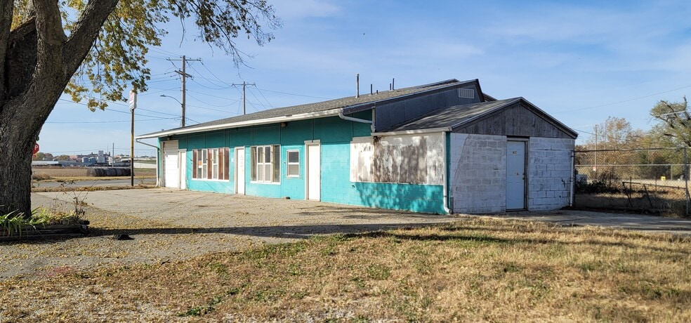 904 E 4th St, Junction City, KS for sale - Primary Photo - Image 1 of 7