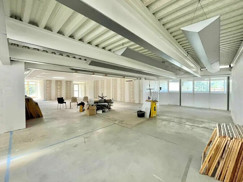 Office in Montauroux for lease - Building Photo - Image 1 of 9