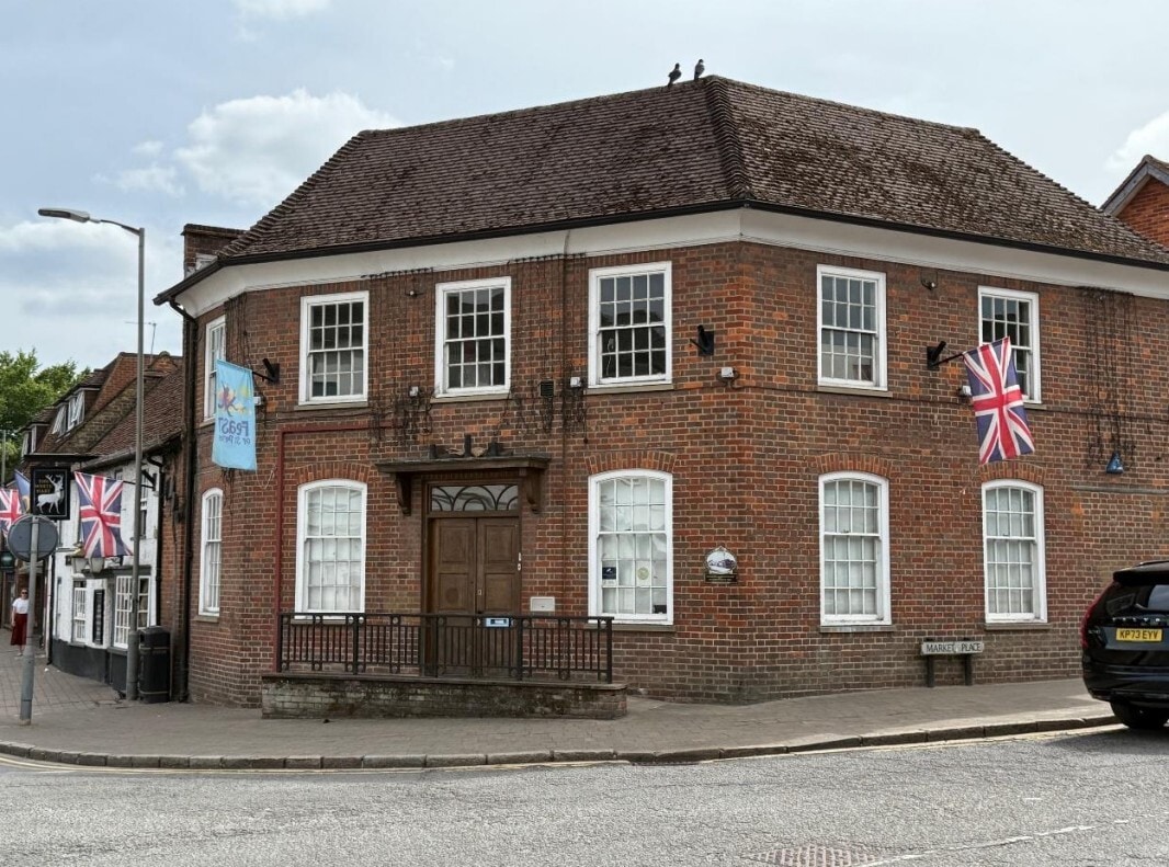 32 High St, Gerrards Cross for lease Building Photo- Image 1 of 3