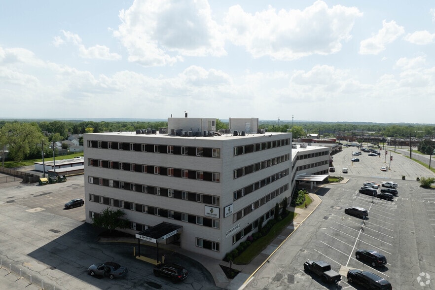 21100 Southgate Park Blvd, Maple Heights, OH for sale - Building Photo - Image 3 of 5