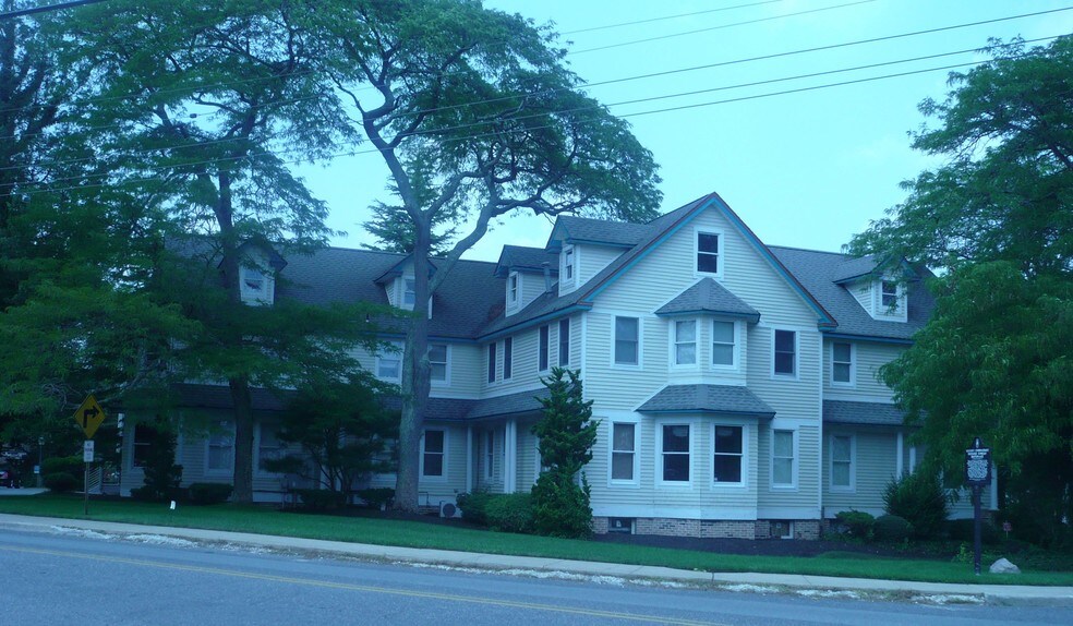 599 Shore Rd, Somers Point, NJ 08244