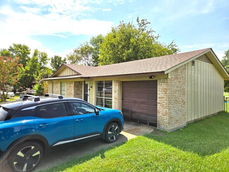 4625 Kyle Dr, Balch Springs, TX for sale - Building Photo - Image 2 of 6