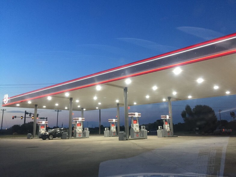 1550 N Mustang Rd, Mustang, OK for sale - Building Photo - Image 1 of 1