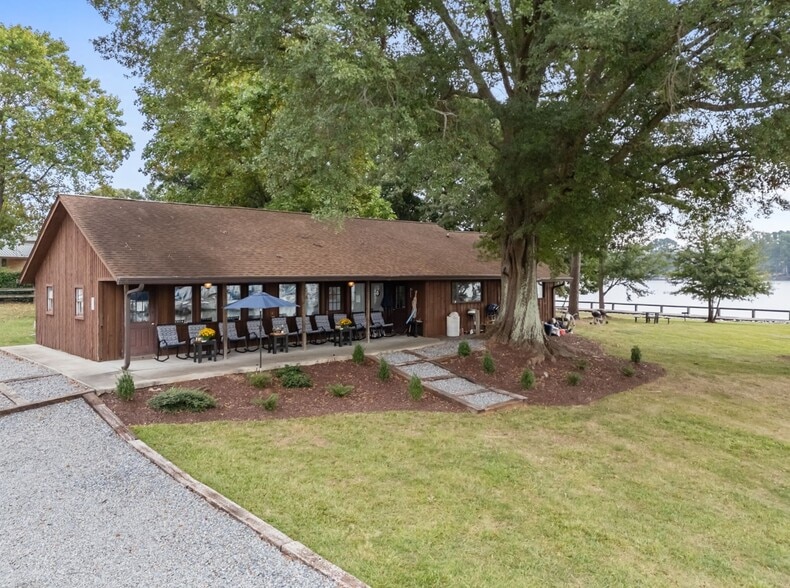 1887 Yacht Club Dr, Denver, NC for sale - Building Photo - Image 2 of 3