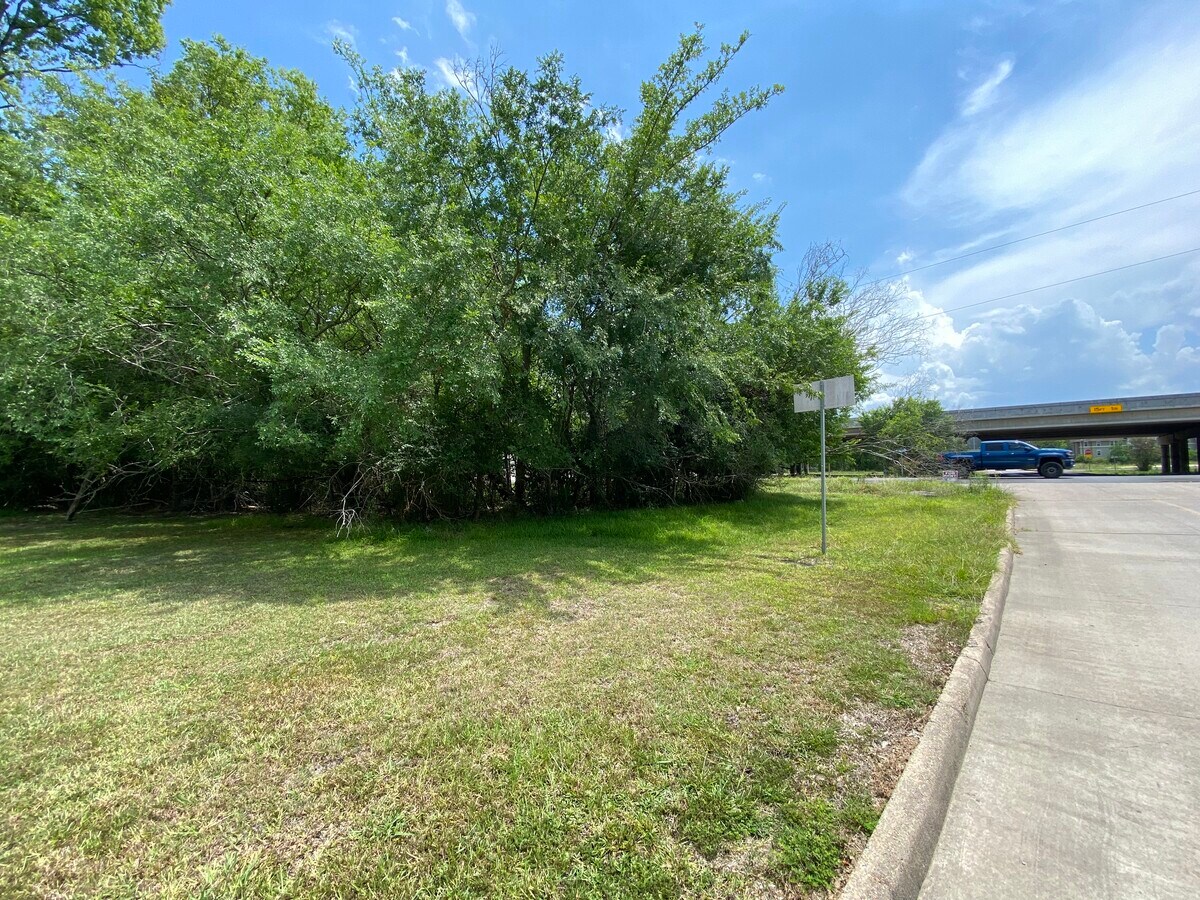 10200 Eastex Freeway, Beaumont, TX 77708