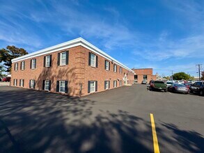 425 S Adams St, Green Bay, WI for lease Building Photo- Image 2 of 13