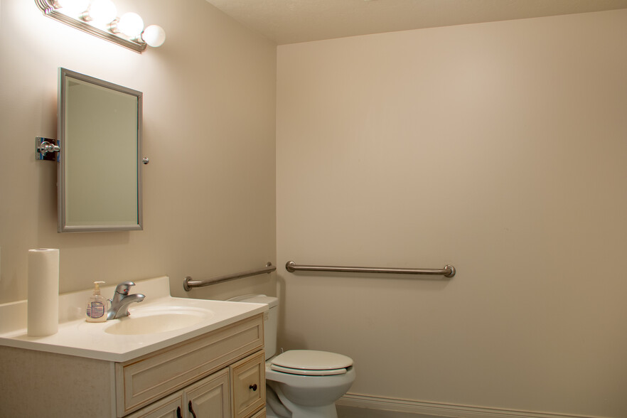 2 Doug Ct, Clancy, MT for sale - Interior Photo - Image 3 of 19