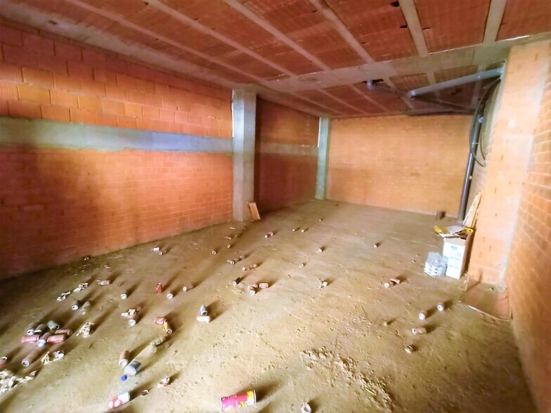 Retail in Cáceres, Cáceres for lease - Building Photo - Image 1 of 3