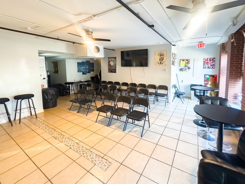 401-417 E Oakwood Blvd, Chicago, IL for sale - Interior Photo - Image 3 of 22