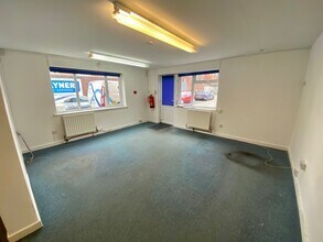 36 Queens Rd, Newbury for lease Interior Photo- Image 2 of 2