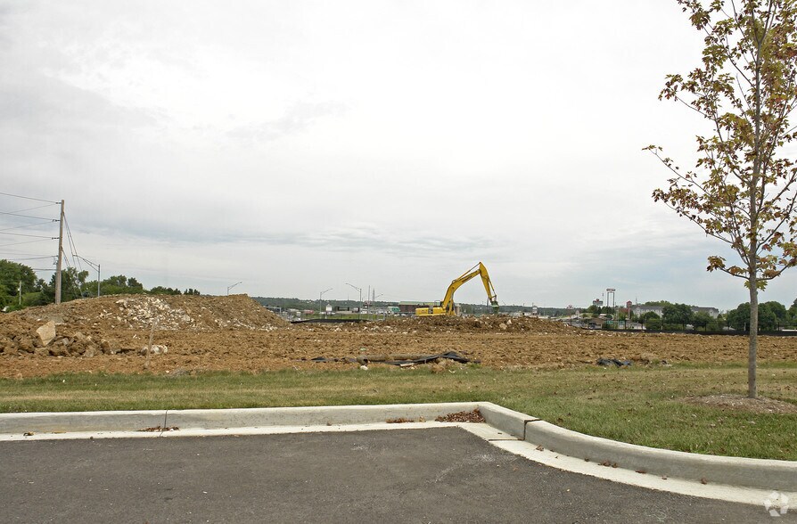 860 Arnold Commons Rd, Arnold, MO for sale - Primary Photo - Image 1 of 1