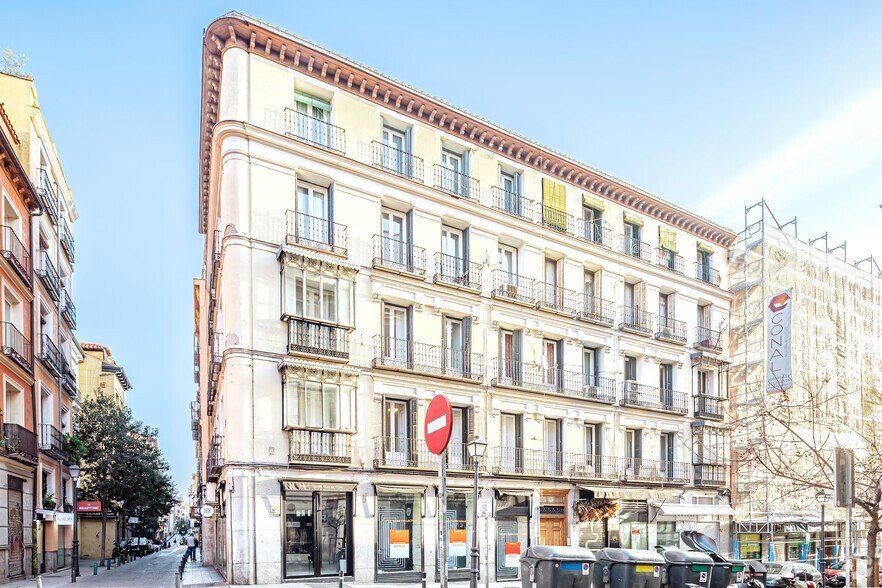 Calle de Augusto Figueroa, 27, Madrid, Madrid for lease - Building Photo - Image 2 of 2