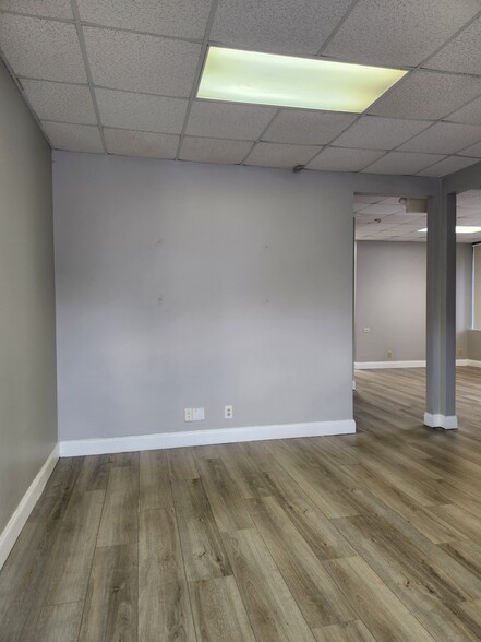 5100 W Copans Rd, Margate, FL for lease - Interior Photo - Image 3 of 28